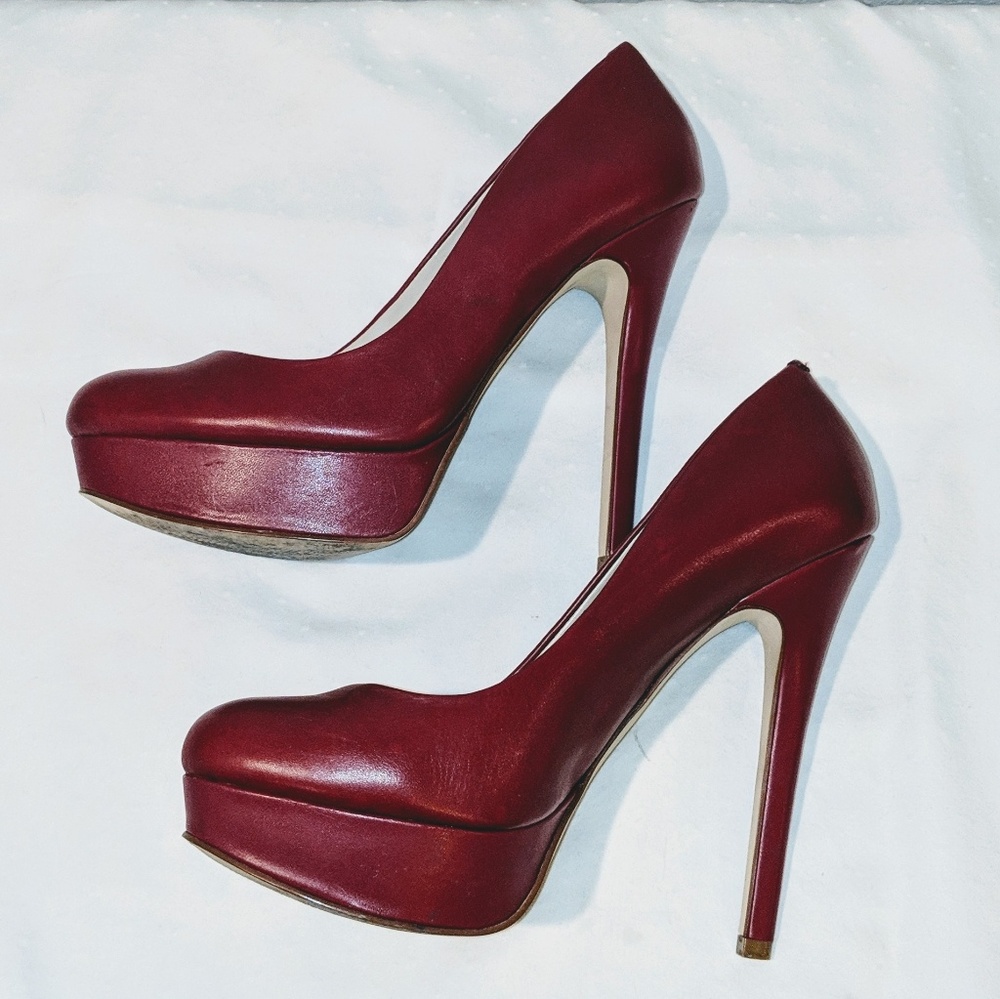 Aldo Platform Heel. Size 8. True Red.